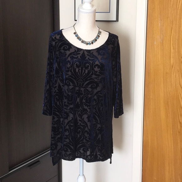 Karen Kane flocked tunic top - Picture 2 of 8